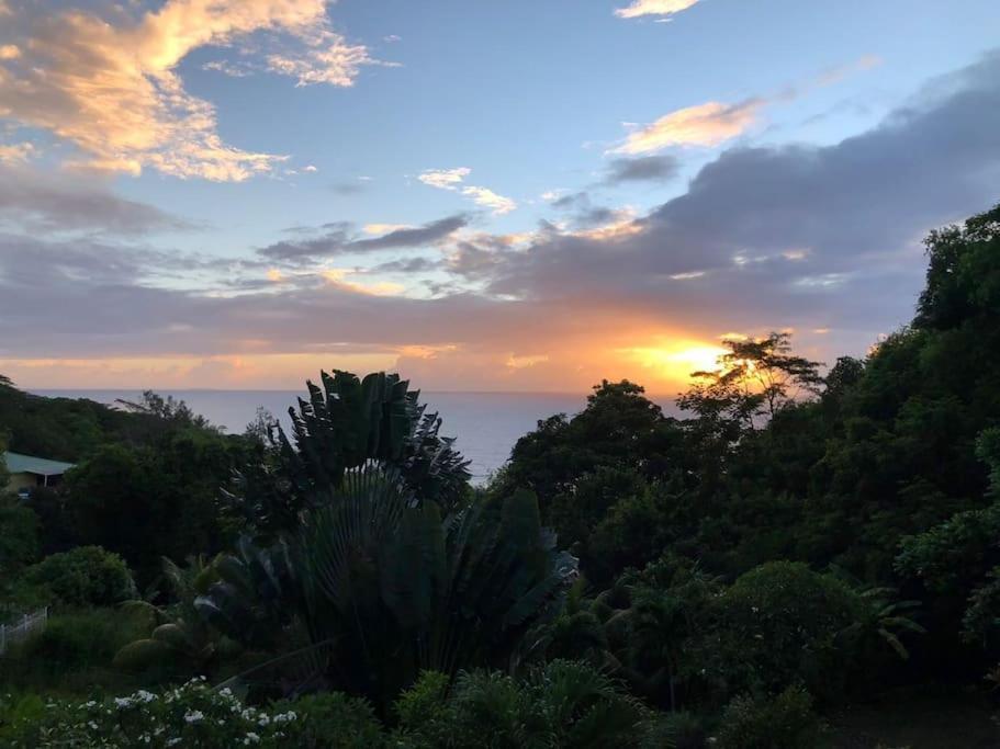 Hilltop South - Villa Bougainville タカマカ エクステリア 写真