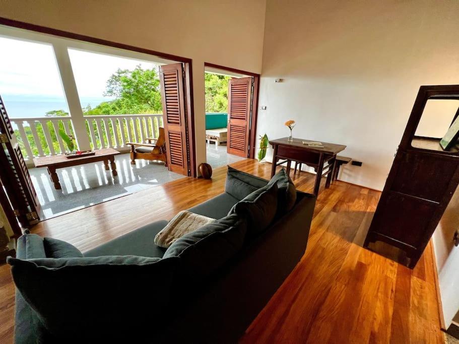 Hilltop South - Villa Bougainville タカマカ エクステリア 写真