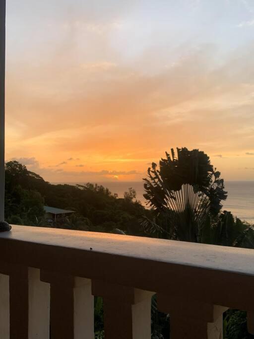 Hilltop South - Villa Bougainville タカマカ エクステリア 写真
